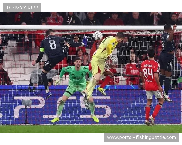 本菲卡门将特鲁宾多次关键扑救，力保球队仅一球小负